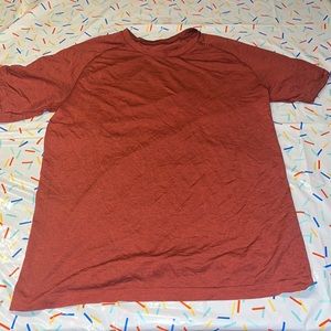 Lululemon metal tech vent tee-shirt color red size large